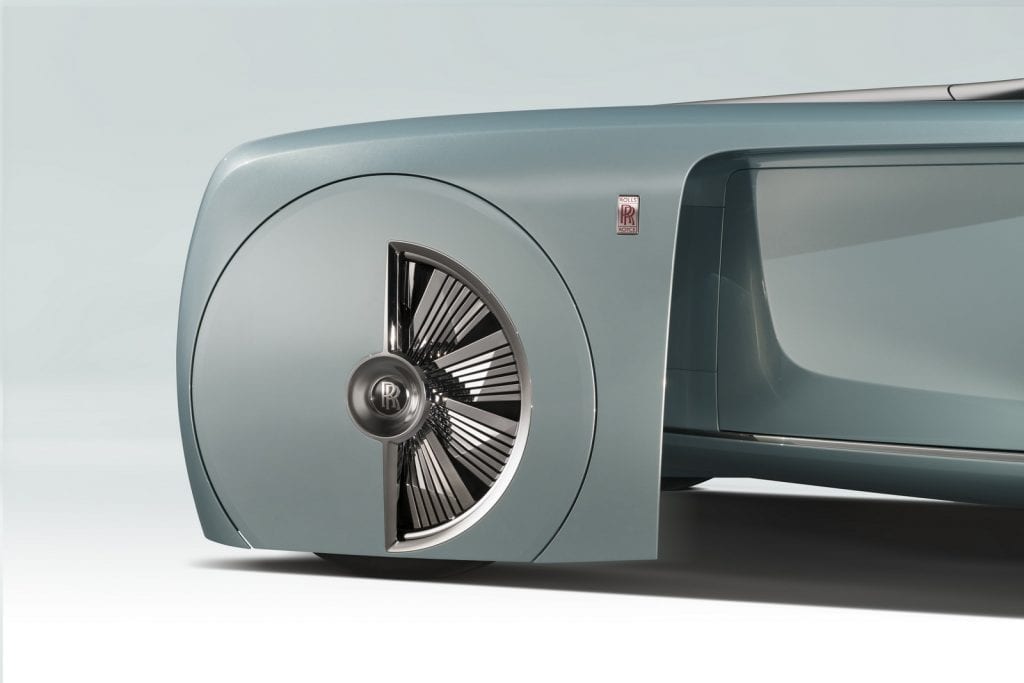 RollsRoyce to switch to full electric cars by 2040  Financial Times