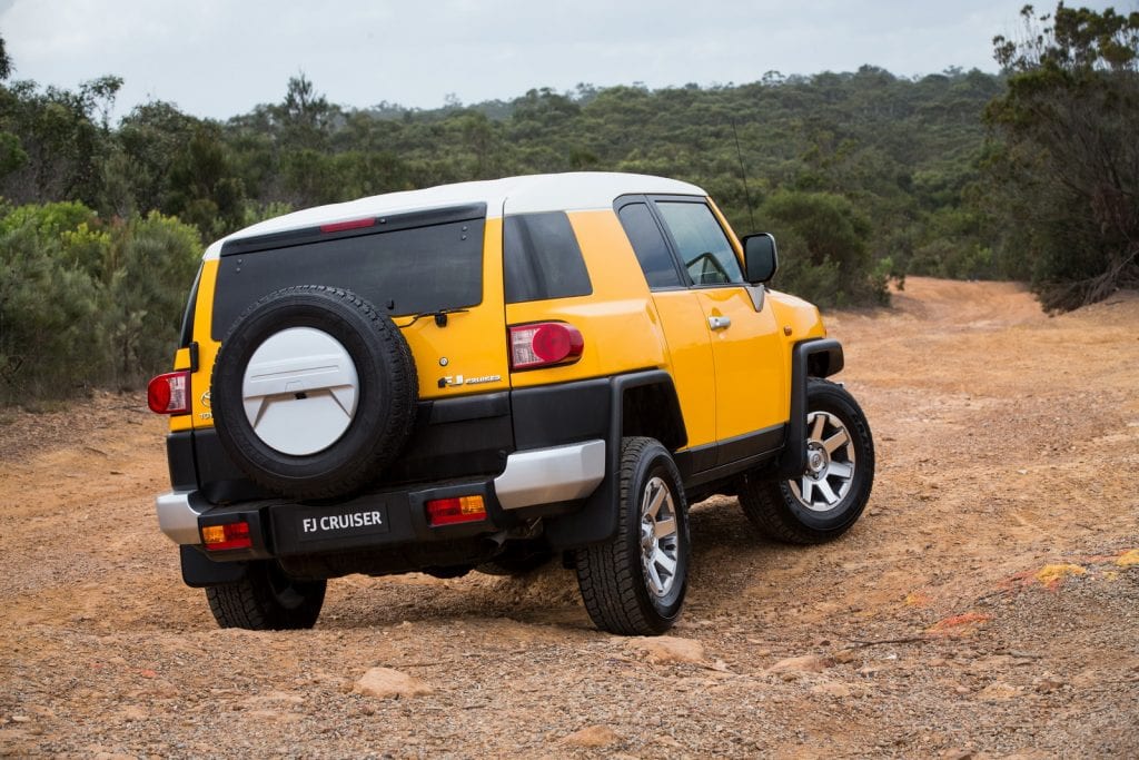 toyota land cruiser fj vs fj cruiser