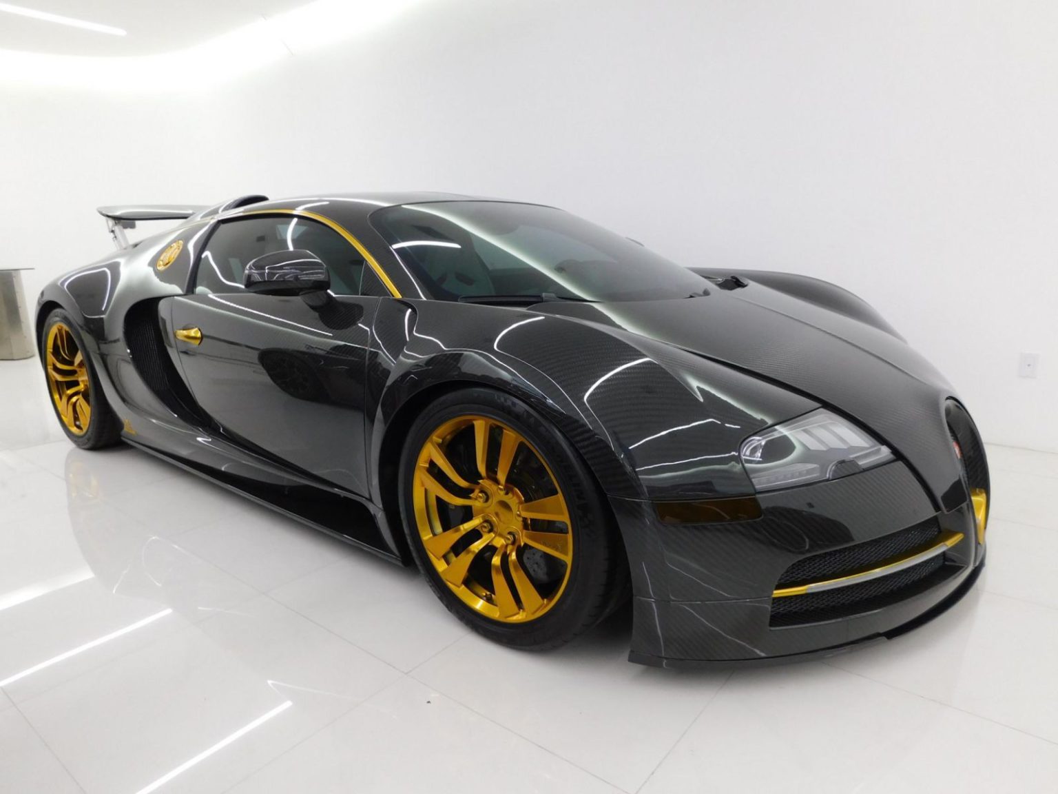 Bugatti Veyron by Mansory Linea Vincero d’Oro - Dubi Cars - New and