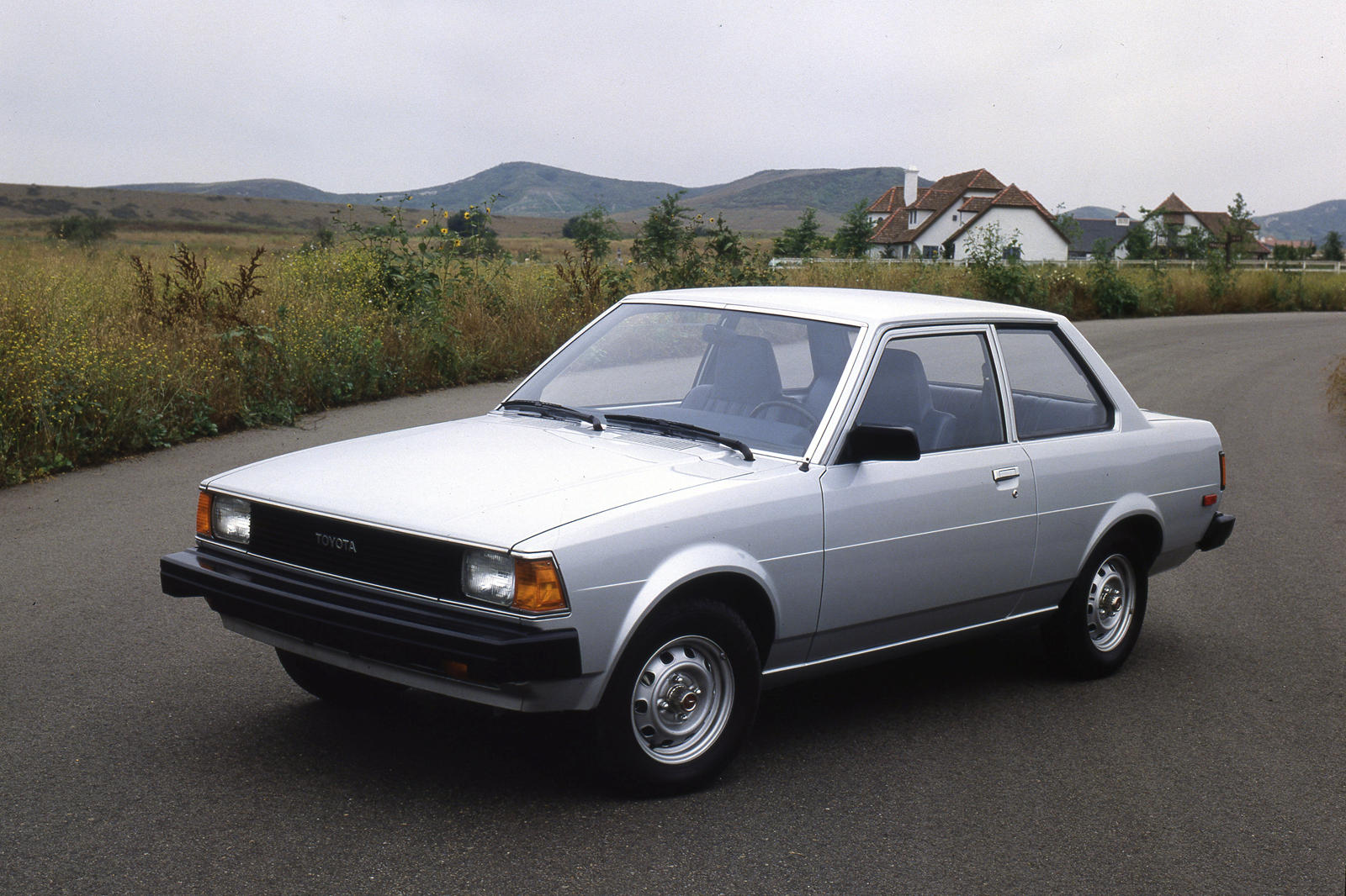 toyota corolla history generations versions hatchback