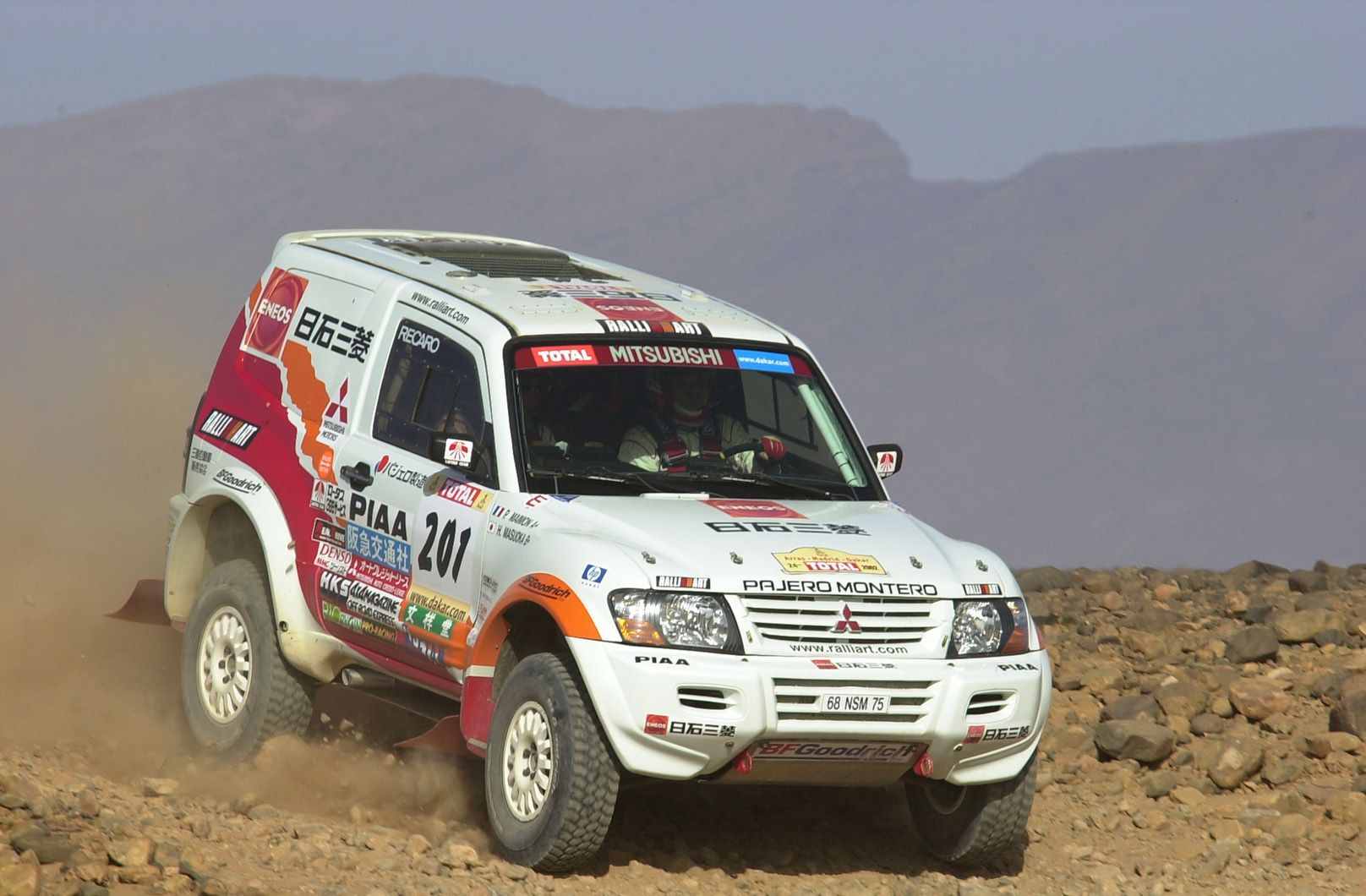 mitsubishi pajero history generations rally victories versions