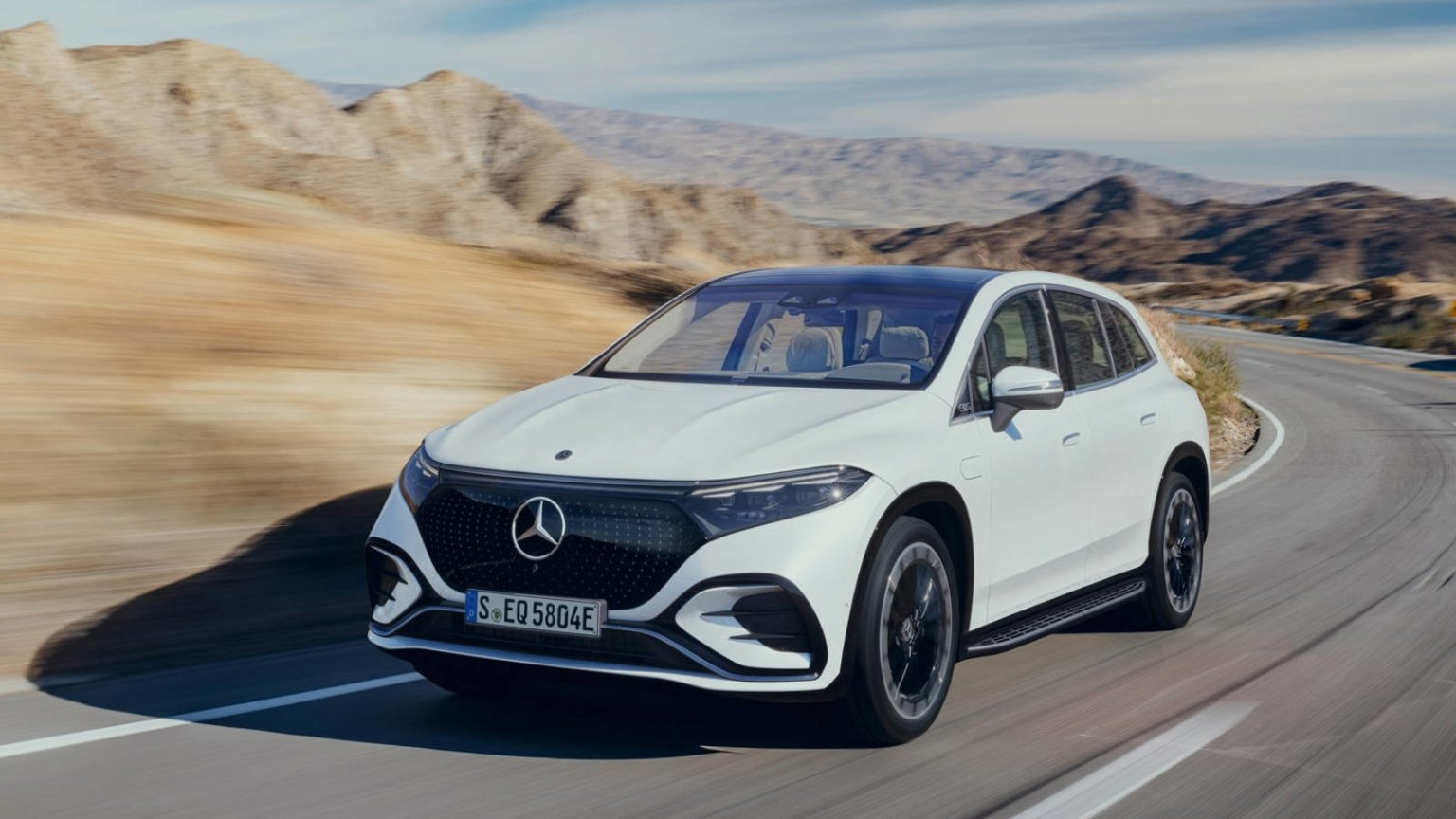 Mercedes-Benz EQS SUV vs BMW iX: Battle Of The Opulent Electric SUVs ...