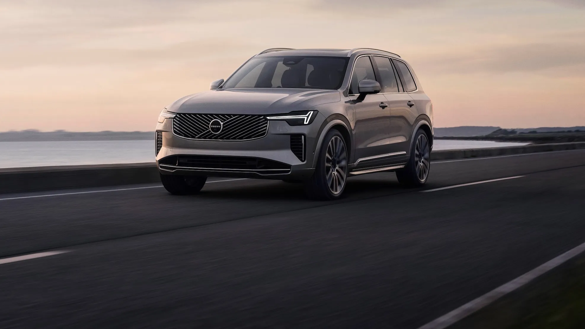 2025 Volvo XC90 Revealed With Facelifted Design; Volvo Announces EX60 Electric SUV