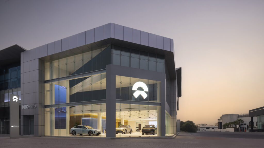 Geely & Nio Sign Partnership For Battery Swapping