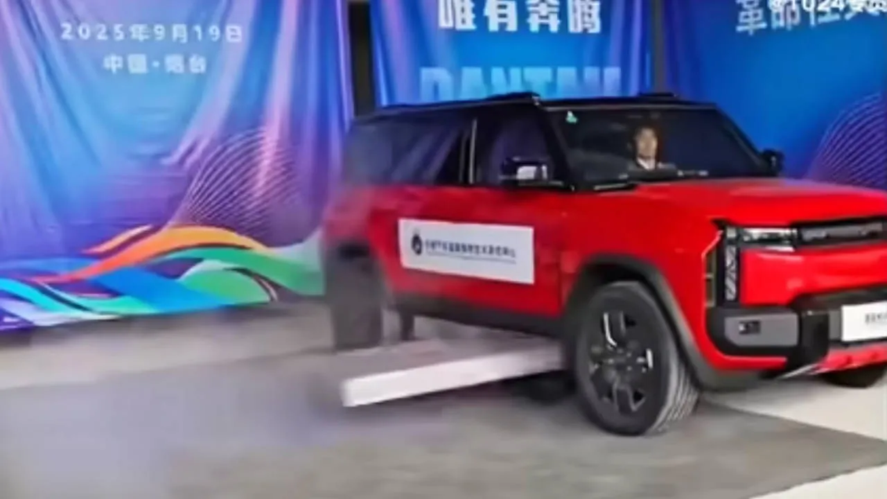 الصين تختبر نظام إخراج بطاريات السيارات الكهربائية لمواجهة مخاطر الحريق – هل هو الحل الأمثل؟