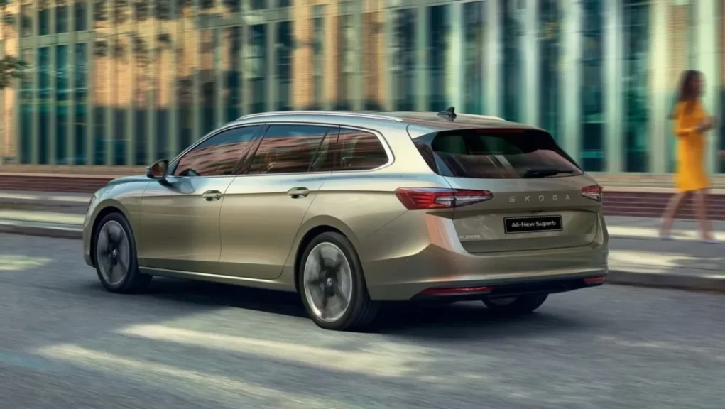 Top Family Wagons In The UAE - Skoda Superb