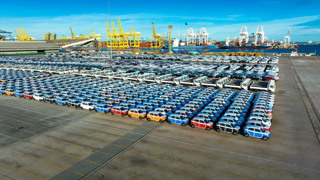 Etihad Rail Transports Cars For The First Time In The UAE