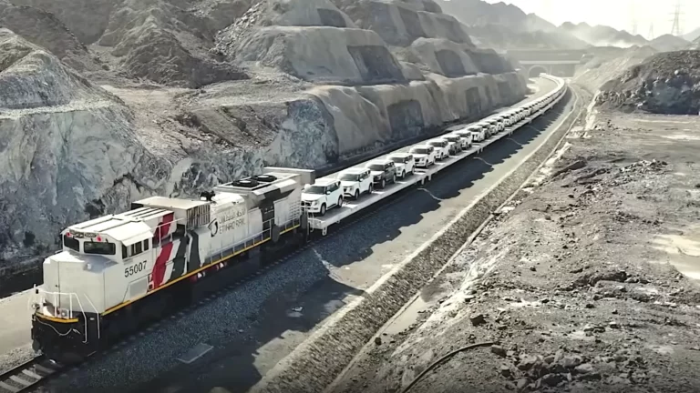 Etihad Rail Transports Cars For The First Time