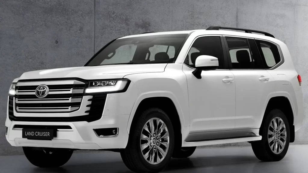 Toyota Land Cruiser LC200 vs LC300