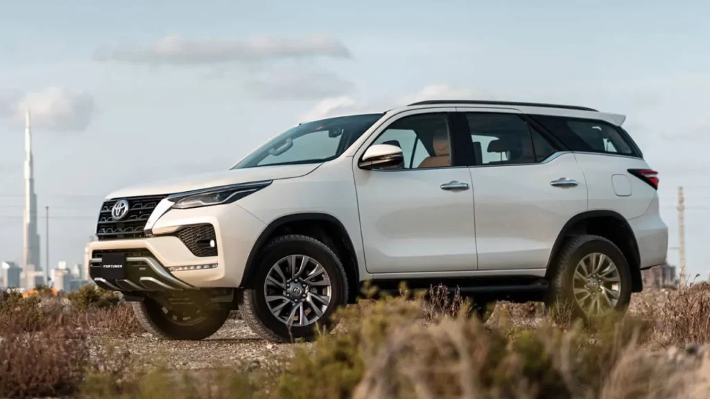 Land Cruiser FJ vs Fortuner