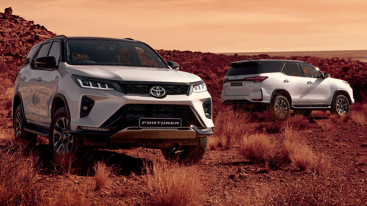 Land Cruiser FJ vs Fortuner