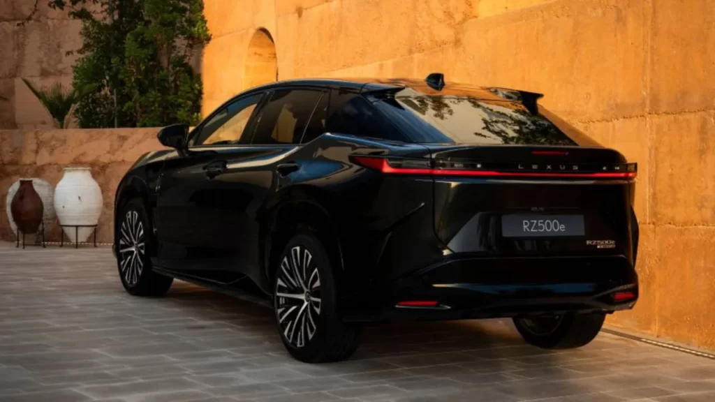 Lexus RZ 500e UAE