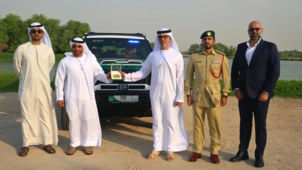 Dubai Police officer at the Jetour G700 handover